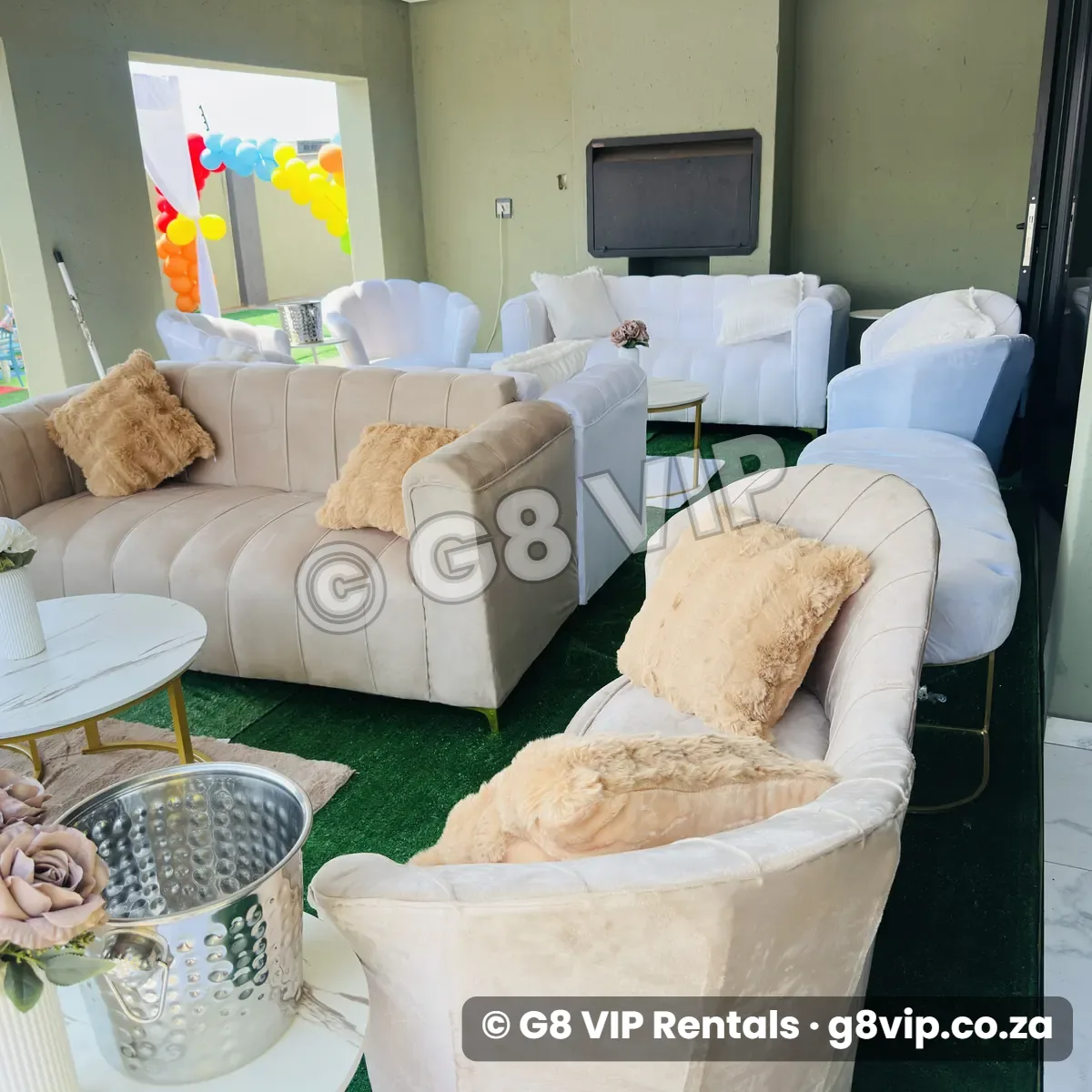 Chillas couches with cushions and throws